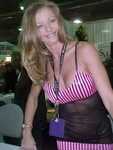 File:Amber Michaels CES2000 2.jpg - Wikipedia